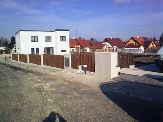 Zaun und Tor Konstruktion feuerverzinkt und Lack