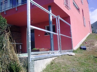 Der Bau der Mauer-und Schiebetore, verzinkt