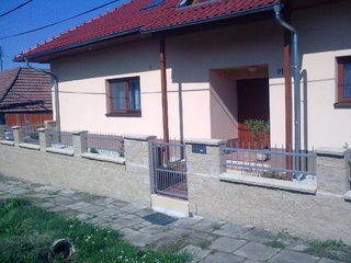 Weidezaun und Tor aus Schmiede oprofile verzinkt und pulverbeschichtet