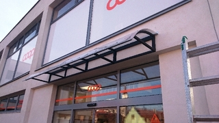 Aluminium-Markise,  Farbe schwarz matt und Polycarbonat