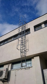 Schutzgitter auf der Leiter