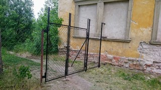 Gate mit Mesh-