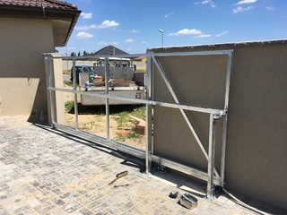 Bau freitragende Tore, Verzinken