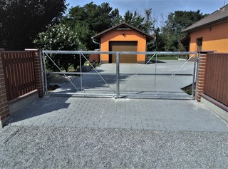 Tor für el. Antrieb und Holzfüller, heißes Zink