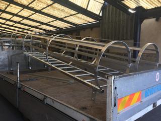 Leitern mit Schutzkorb, feuerverzinkt