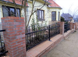 Kinderwagen für Kinderwagen, feuerverzinkt
nájezd
Ski fahren
Kinderwagen
brücke
Zugänglichkeit
Zaunfelder, Feuerverzinkung und Farbe
Geschmiedeter Zaun, feuerverzinkt, schwarz matt und patiniert