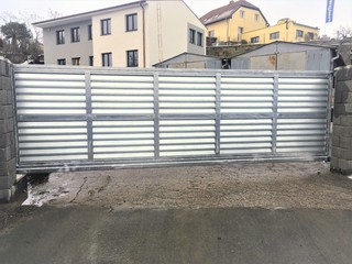 Selbsttragendes verzinktes Tor, Lamellen