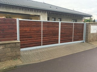 Selbsttragendes verzinktes Tor zur Holzfüllung