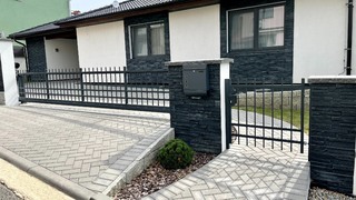 Tor und selbsttragendes Tor, Zink und Farbe