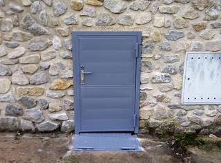 Tür und Luke aus Blech, Farbe Zinorex