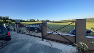 selbsttragendes Tor, Konstruktion für Holz, Feuerverzinkung und Farbe