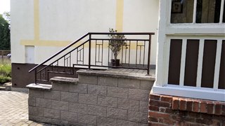 Geländer aus Zink und Farbe