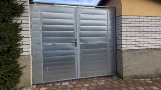 verzinktes Tor, Füllung aus Blech