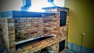 Stříšky nad udírnu a gril