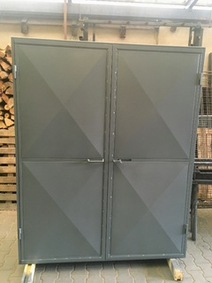 Skříň plechová, barva